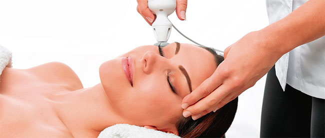 Tratamientos de belleza faciales con hipertermia por medio radiofrecuencia de alta potencia